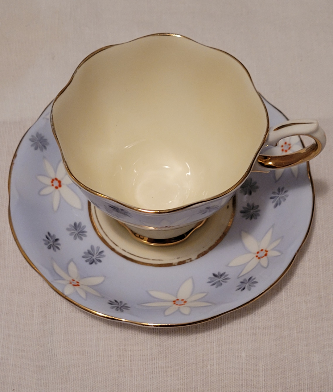 vintage Royal Albert Teacup image indicator(2)