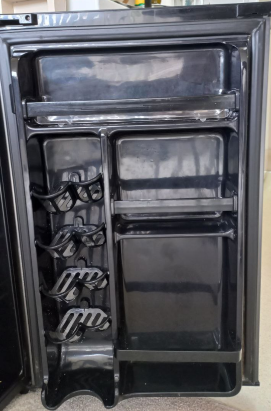 Danby Mini Fridge 4.4 Cu. Ft. - photo 3