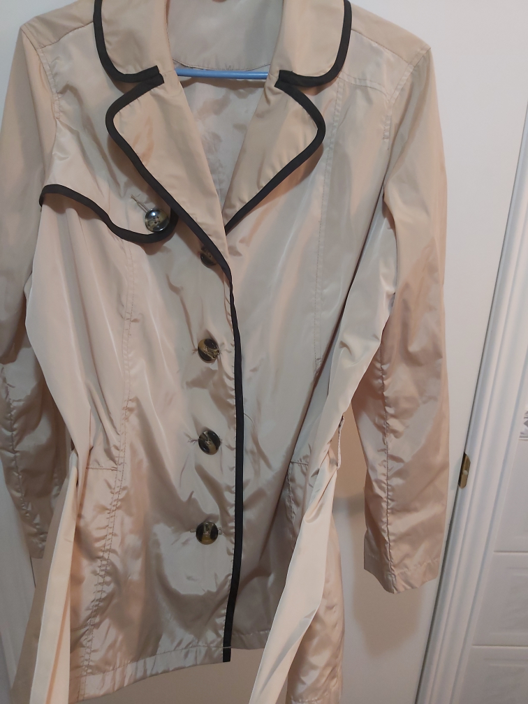 JOCKEY beige rain coat, size medium image indicator(2)