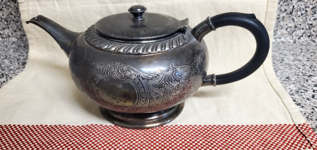 ❄️ Antique Teapot  WM. A. ROGERS❄️