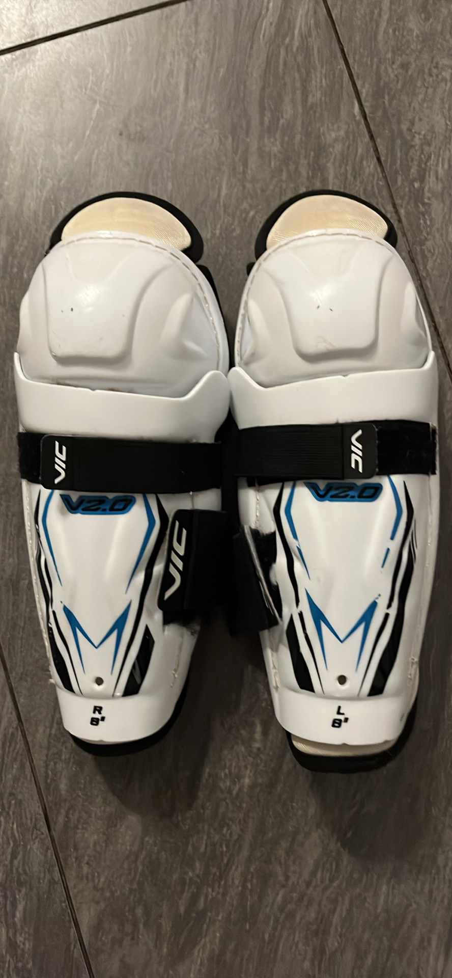 Kids hockey shin pads