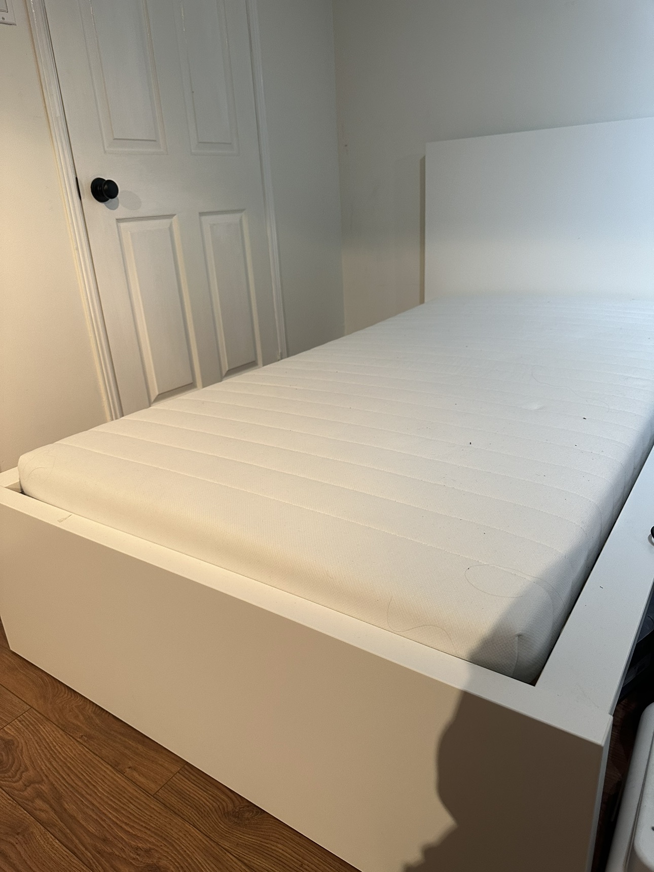 IKEA single bed with mattress - photo 3