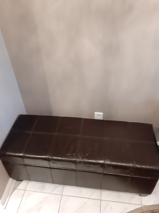 LARGE BROWN FAUX LEATHER STORAGE BENCH image indicator(3)