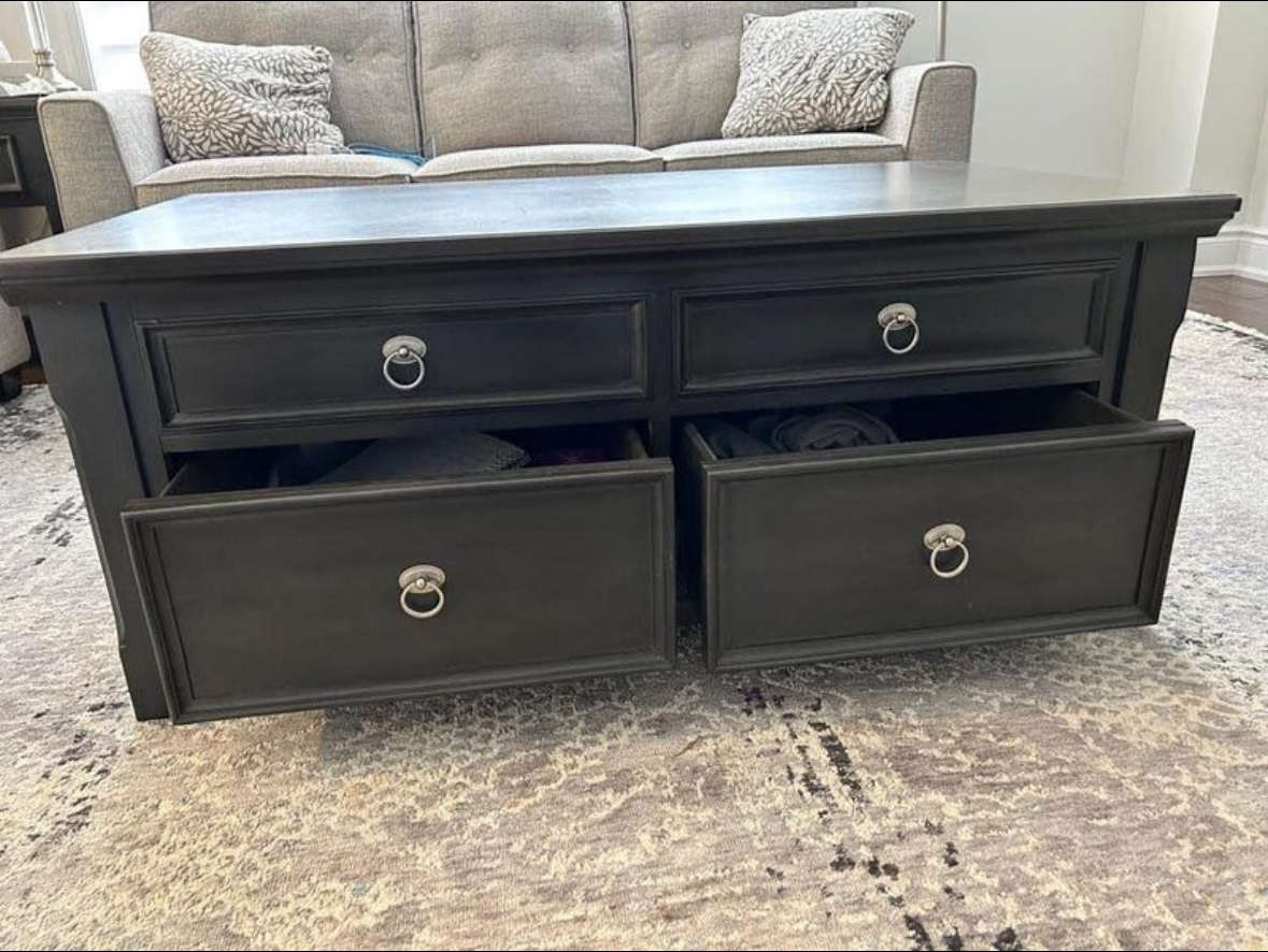 Leon’s Turner Lift-Top Coffee Table - Gre