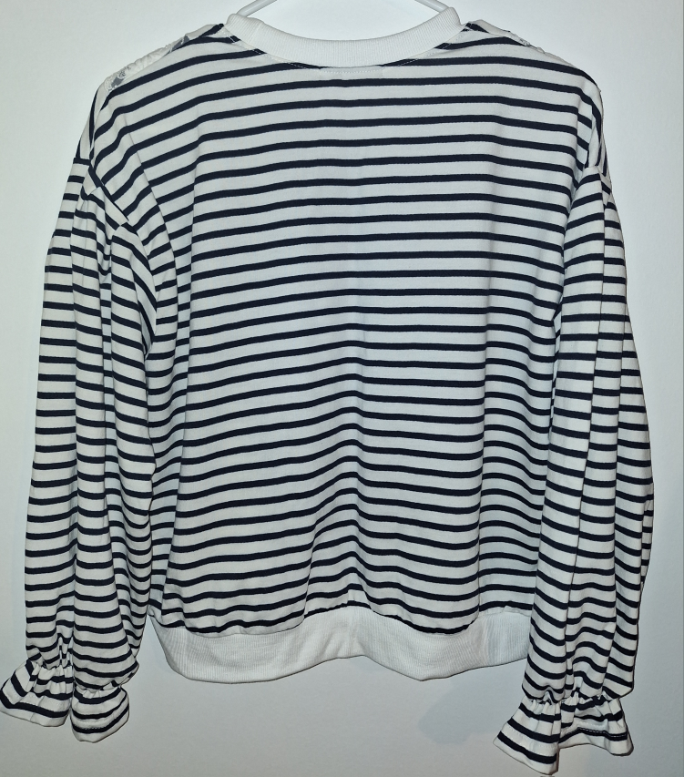 Tshirt with lace trim(brand new with tag) - photo 2