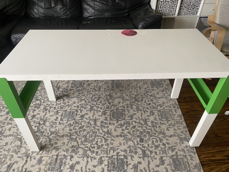 Adjustable desk