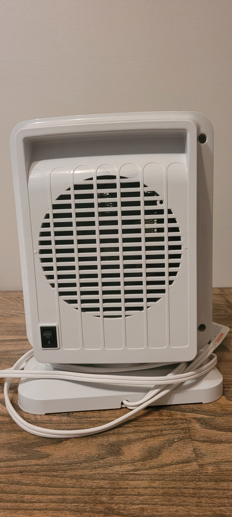 Westinghouse Digital Ceramic Oscillating Heater - photo 3
