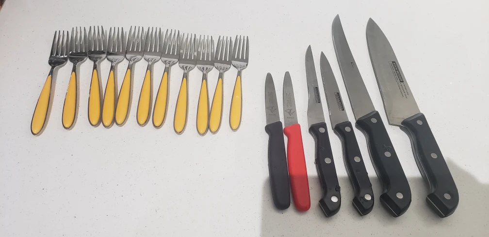 forks and knives for free #freecycle thumbnail