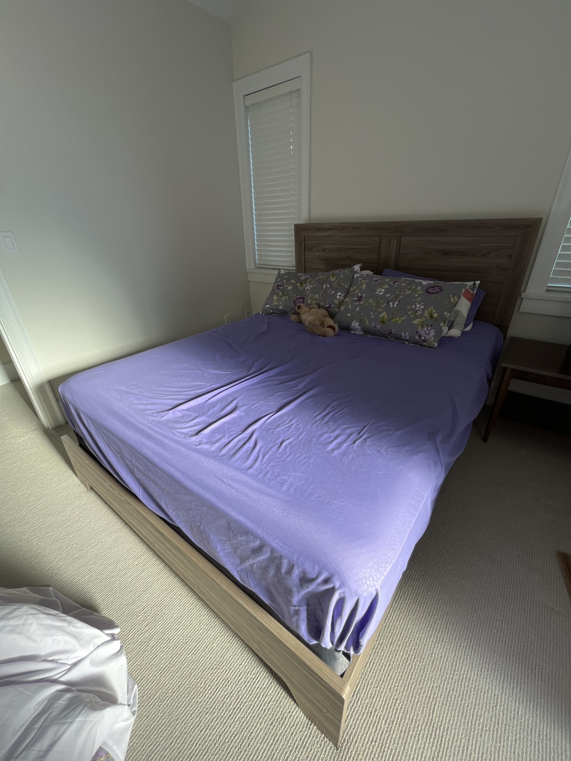 Bed frames queen size with mattress, pillows and duvets