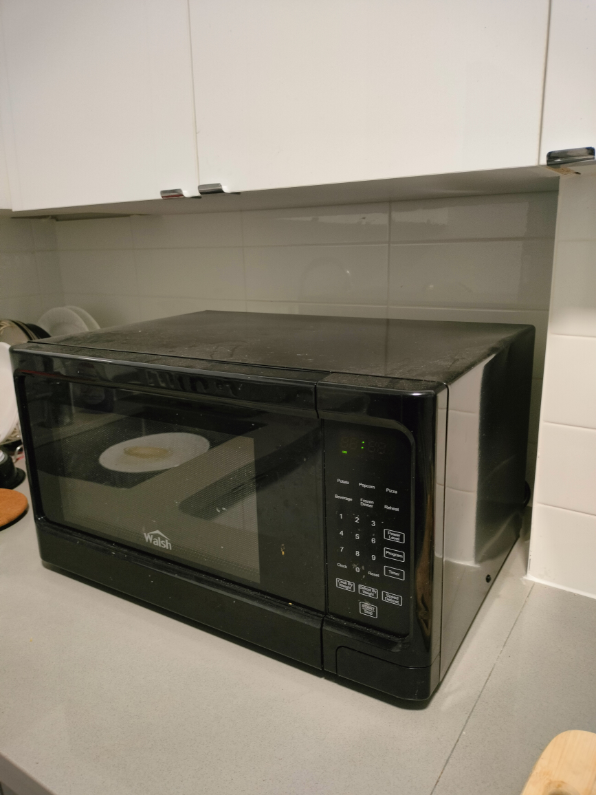 Microwave oven - photo 2