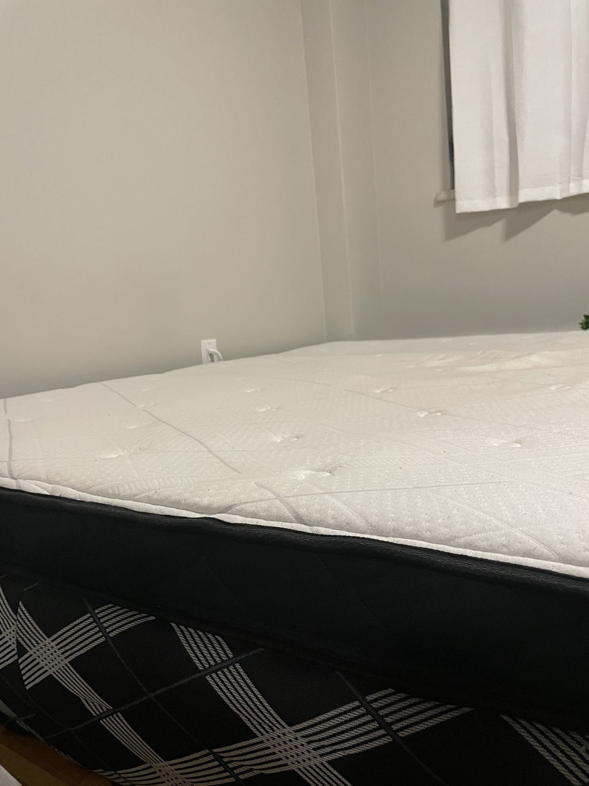Queen mattress