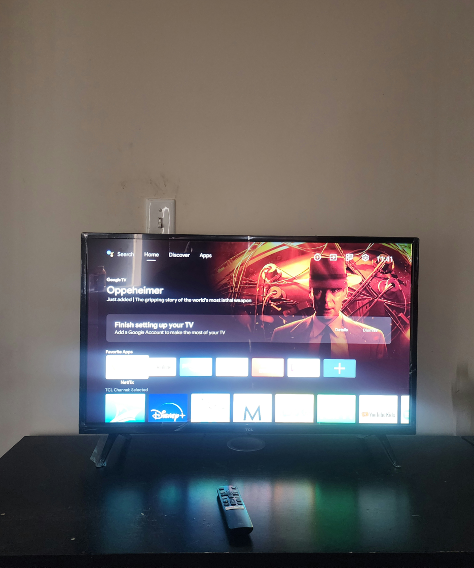 TCL 32" Smart Android TV- FREE DELIVERY WITHIN THE GTA thumbnail