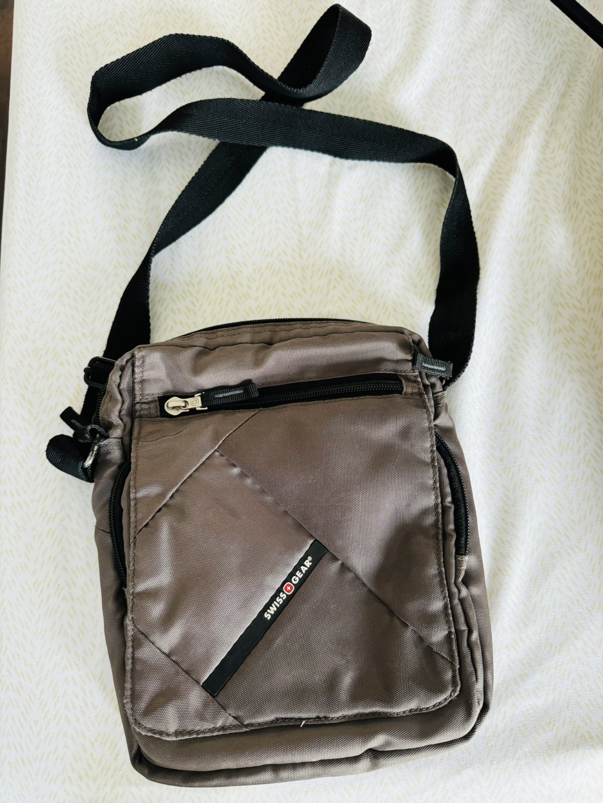 Swiss gear cross body sling bag thumbnail