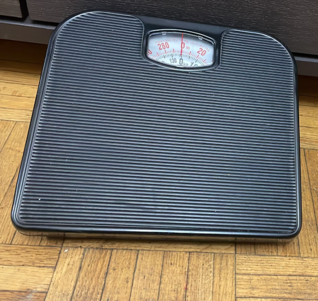 Mechanical Bathroom scale thumbnail