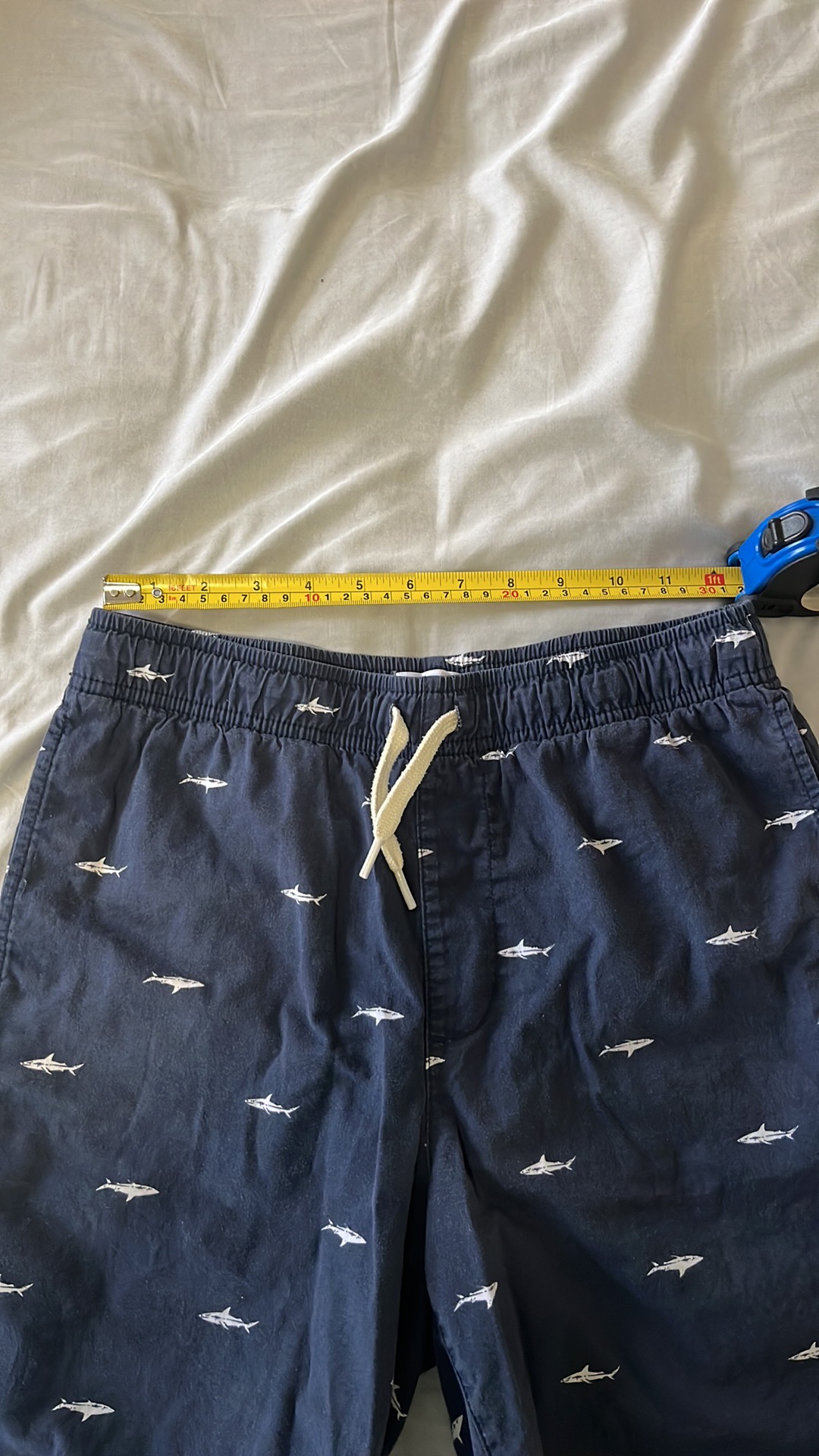 Old navy boys shorts size large image indicator(3)