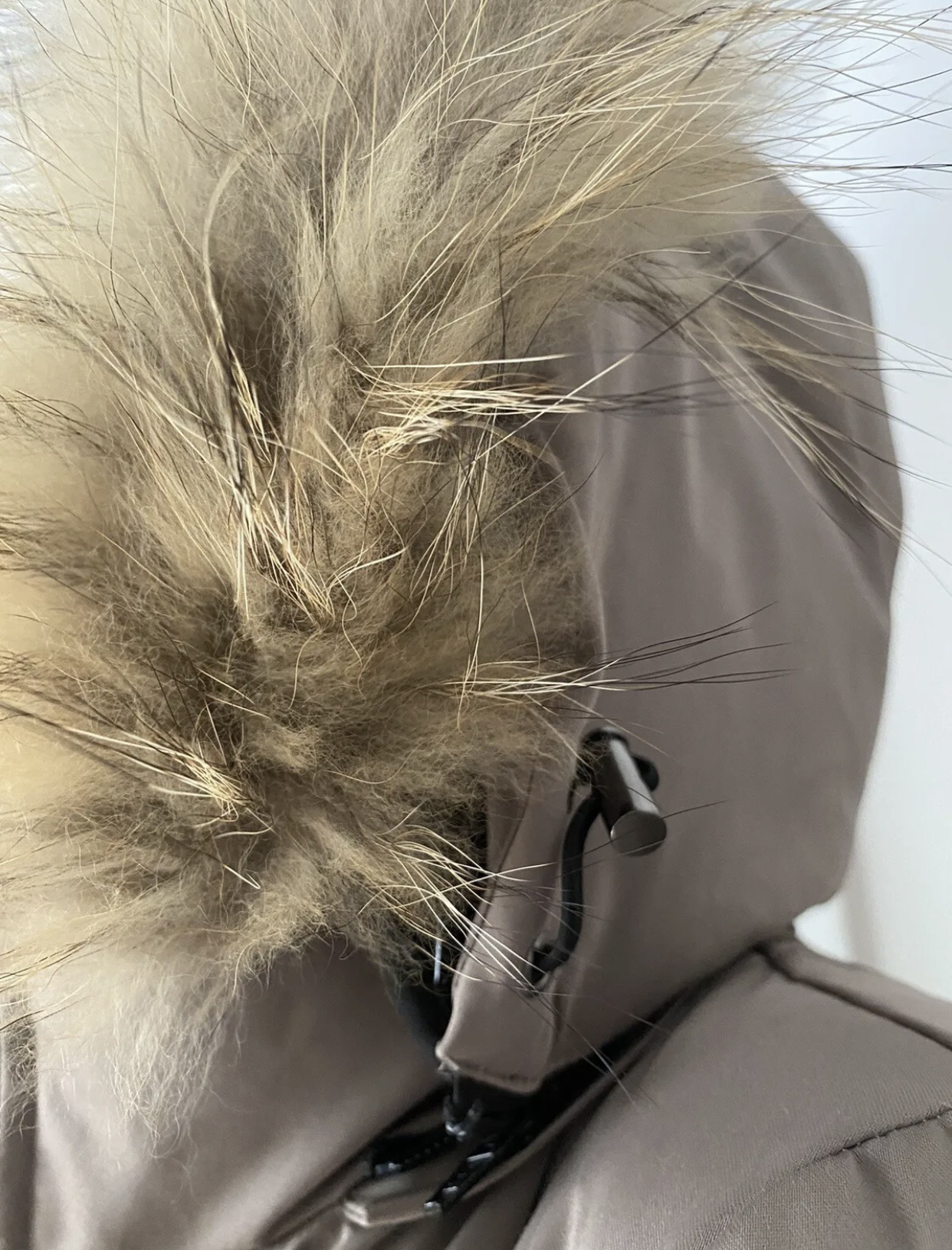 Soia & Kyo  Laval Hooded Fur-Taupe, Trim Down Coat Size M. image indicator(5)