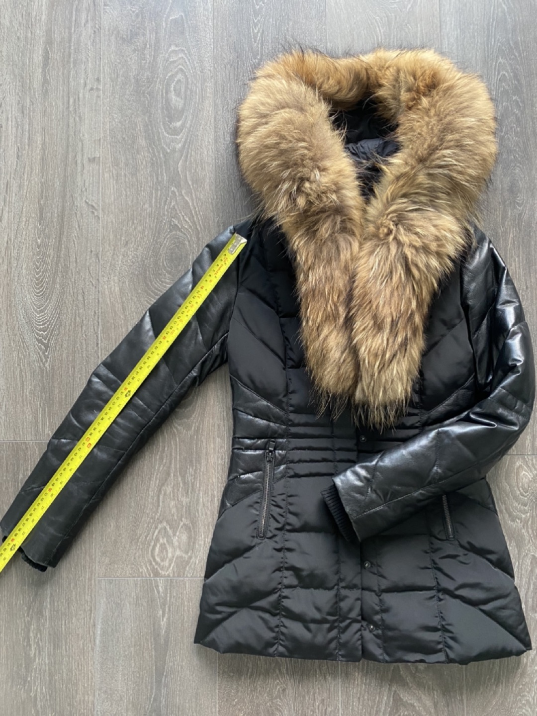 Danier Winter Coat image indicator(6)