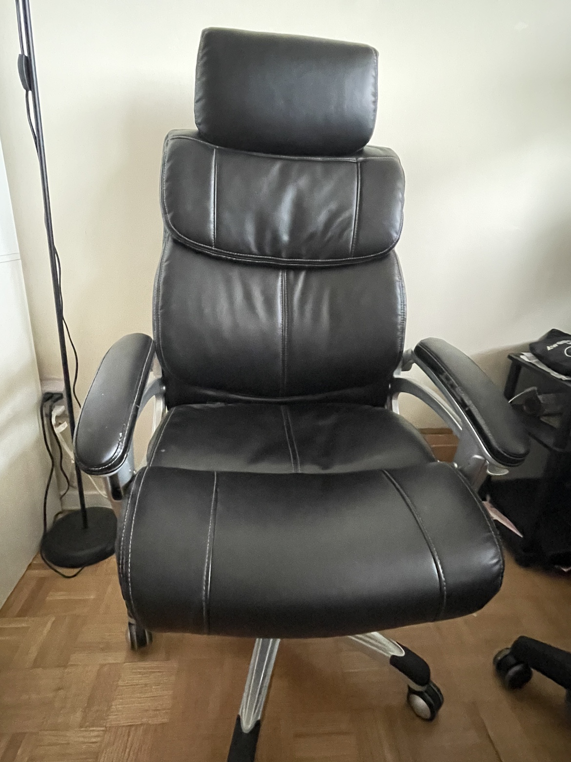 Comfortable Office Chair (Cash only) - photo 5