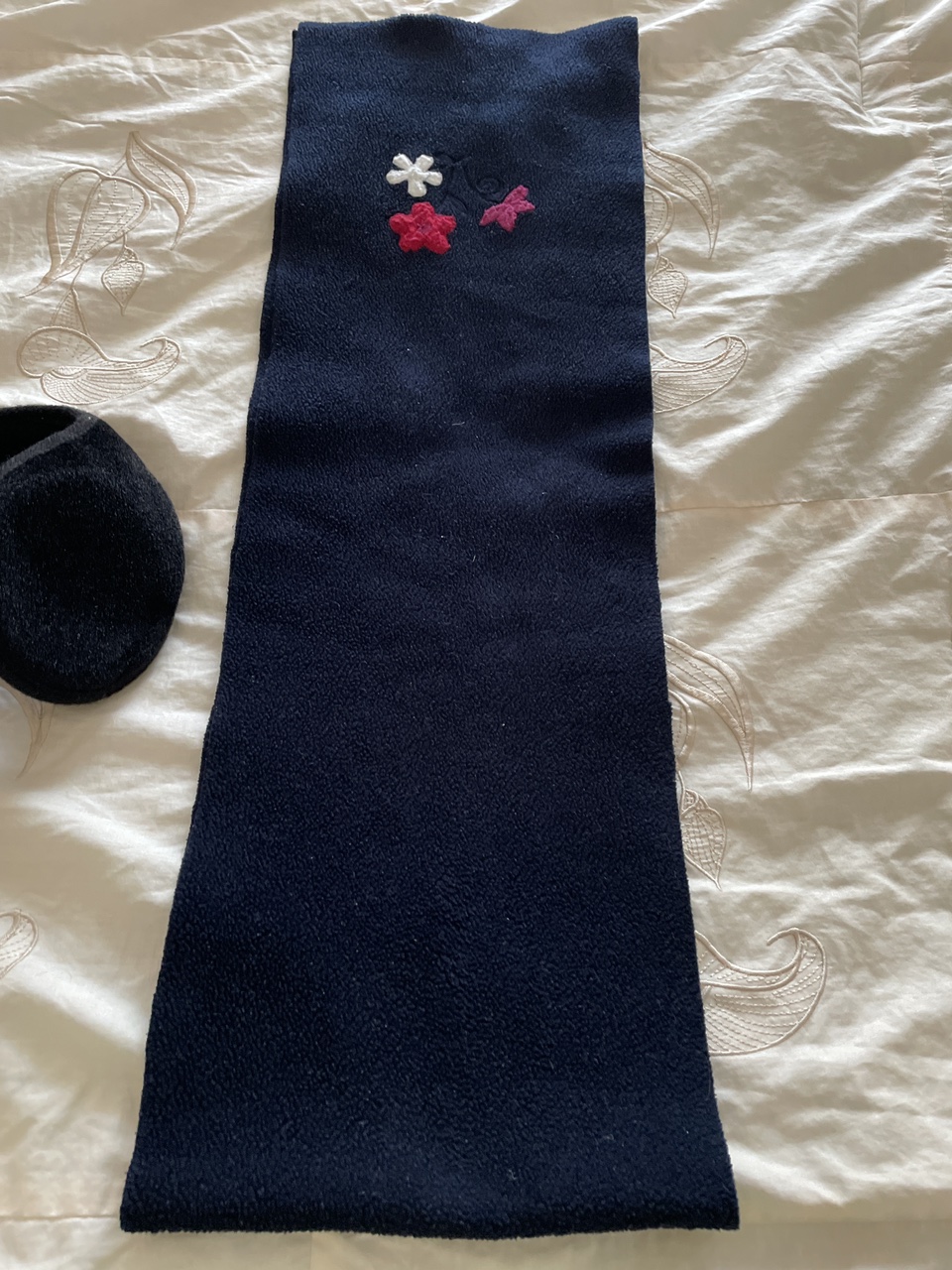 Scarf and ear warmer like new image indicator(2)