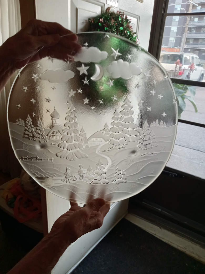 Christmas Glass Platter *MUST PICKUP* - photo 2