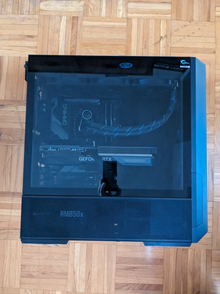 gaming pc (rtx 4070 ti & i7 13700k) + monitor and peripherals
