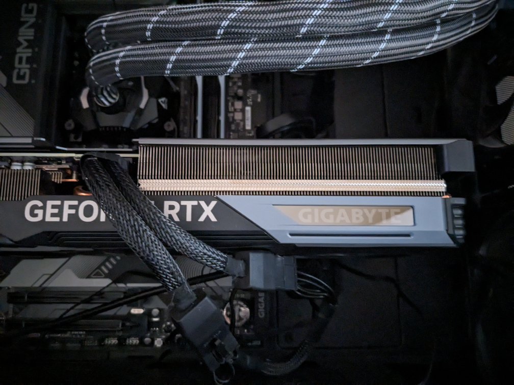 gaming pc (rtx 4070 ti & i7 13700k) + monitor and peripherals - photo 4