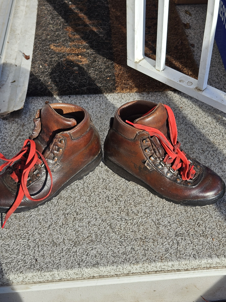 Women's Vintage Leather Boots Size 7 - photo 3