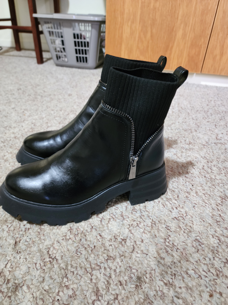 Call spring  Vesperr boots size 11