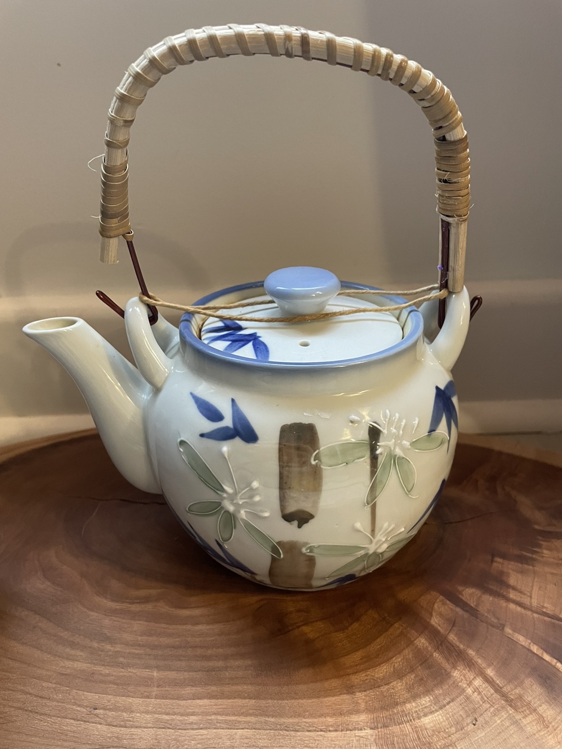 Vintage Ceramic Japanese Teapot with 3 Cups image indicator(3)