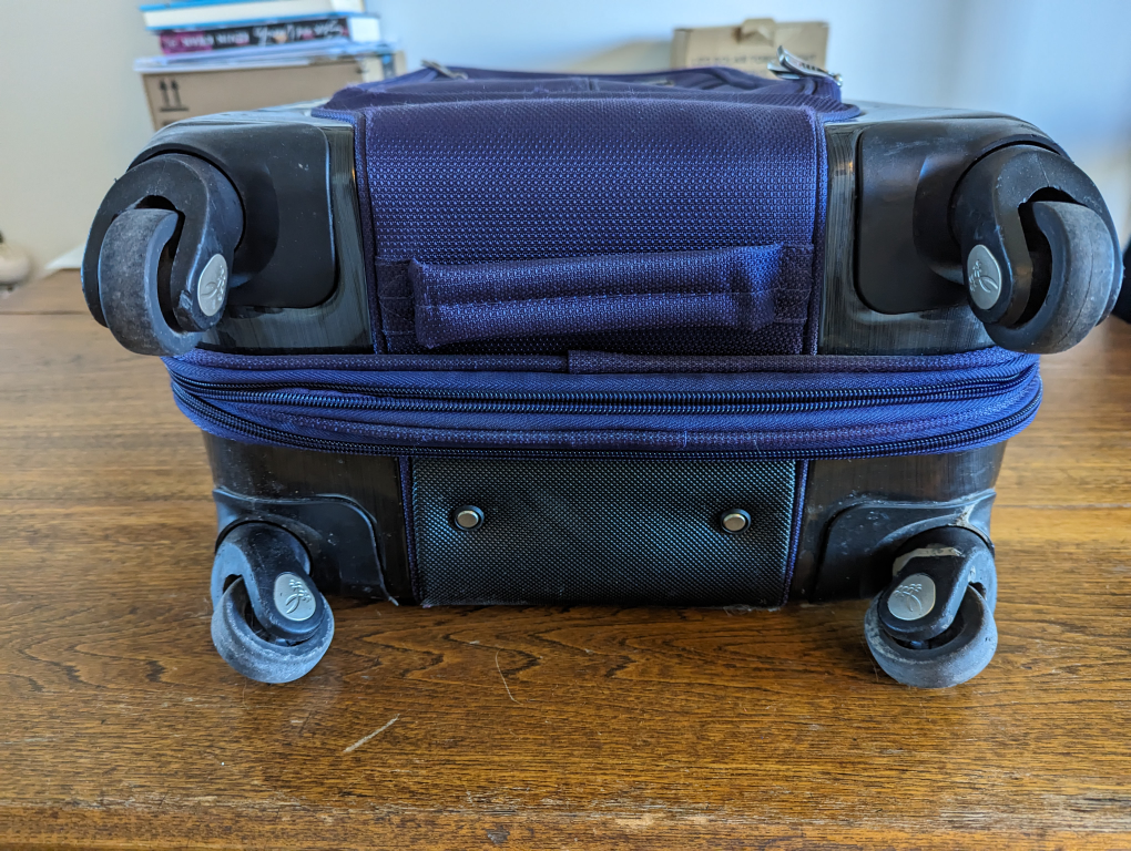 Hardshell Suitcase image indicator(4)