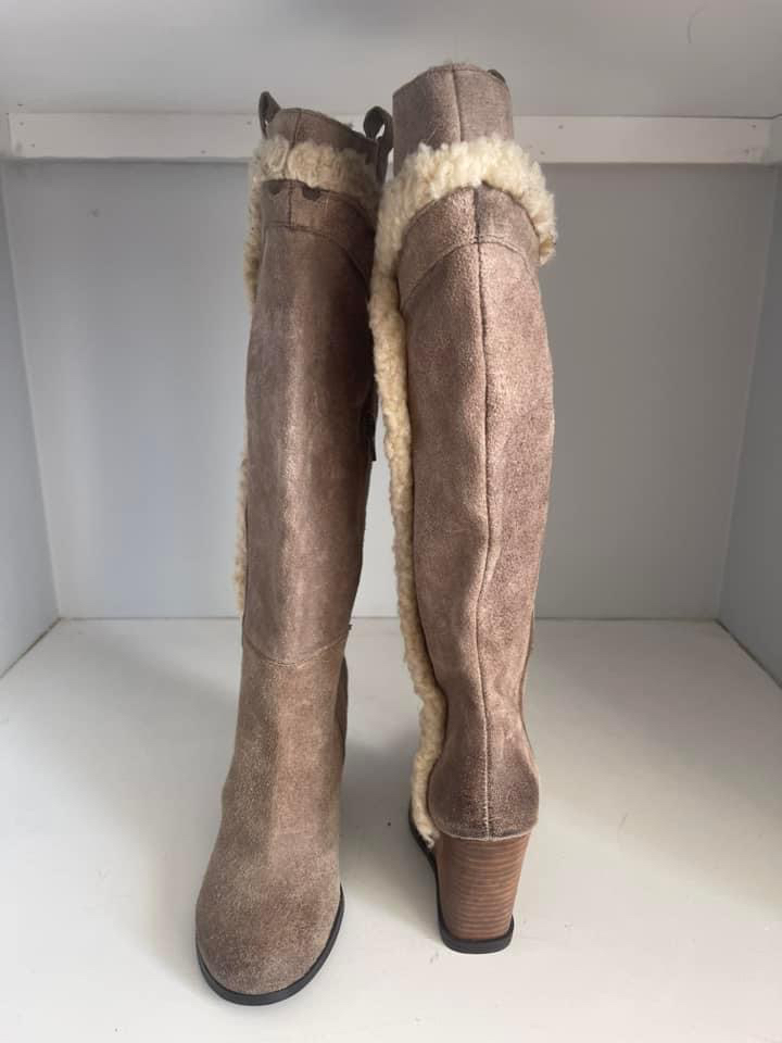 NEW Fergie Boots (size 7) image indicator(2)