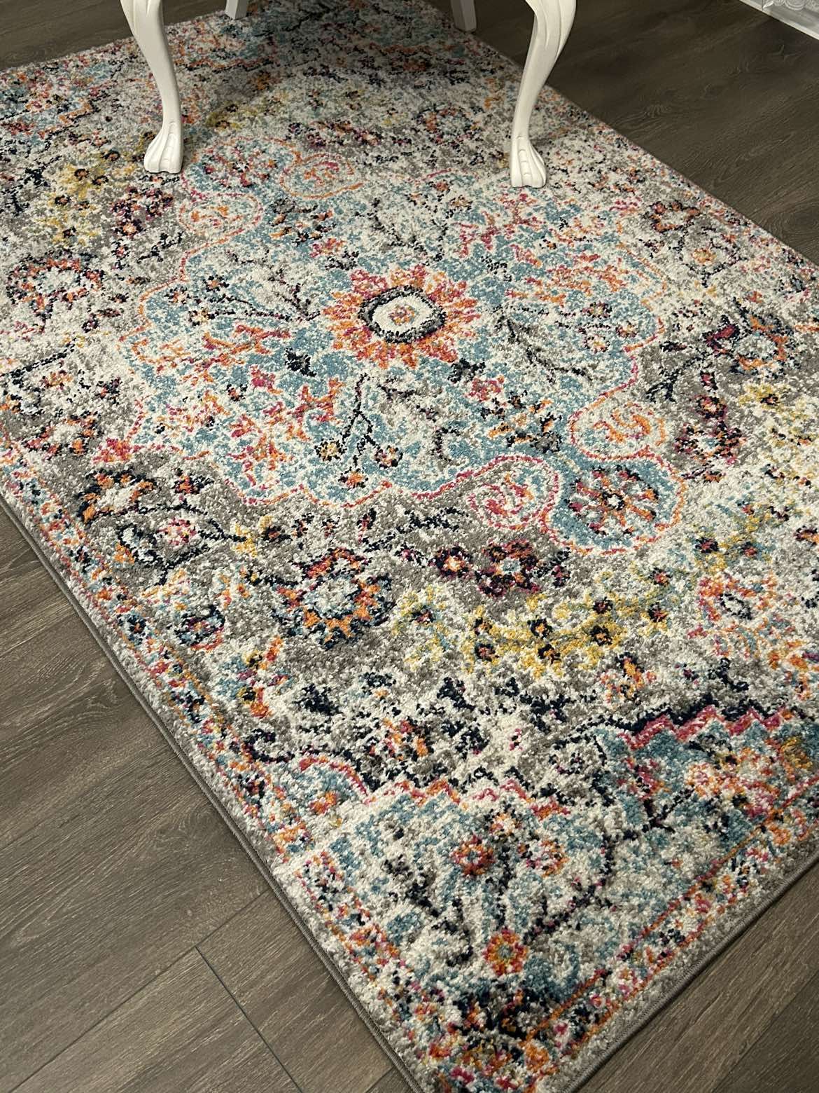 BRAND NEW 3’11” X 5’7” area rug - photo 2