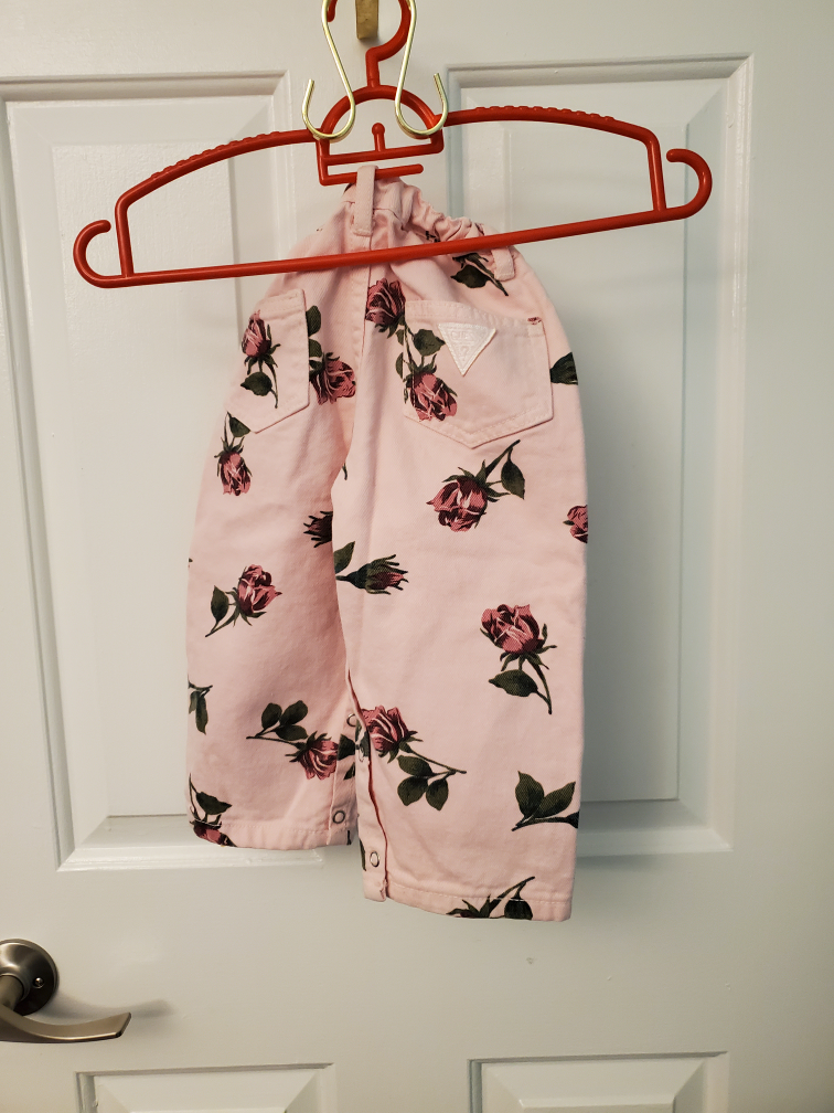 Guess brand - pink floral jeans size 18M image indicator(2)