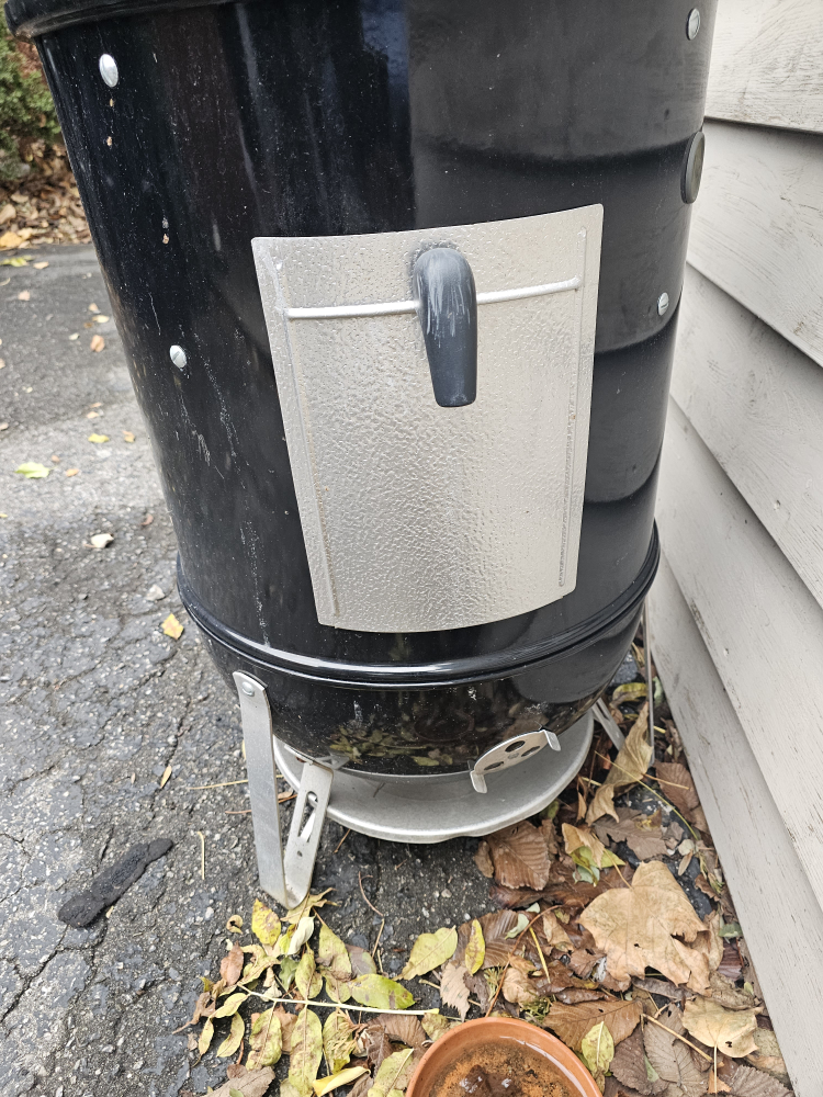 Weber Smokey Mountain 18.5-inch Vertical Charcoal Cooker - photo 2