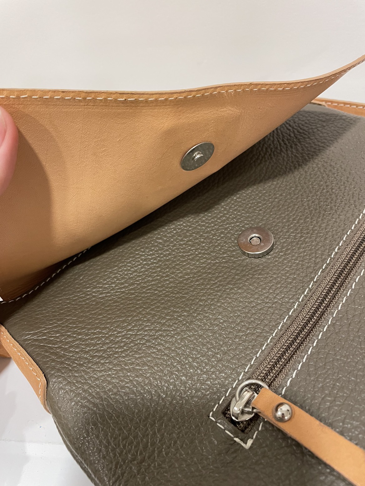 I Medici Crossbody leather purse image indicator(2)