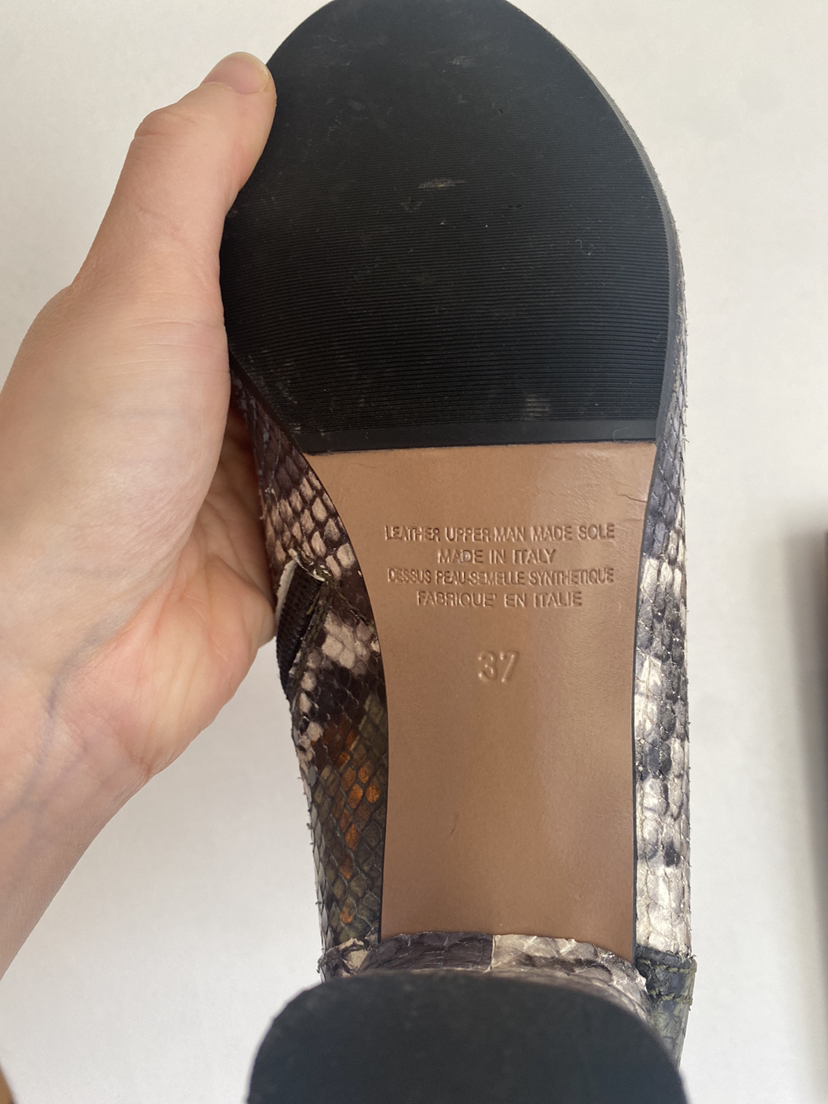 Snakeskin boots! 🐍 image indicator(3)