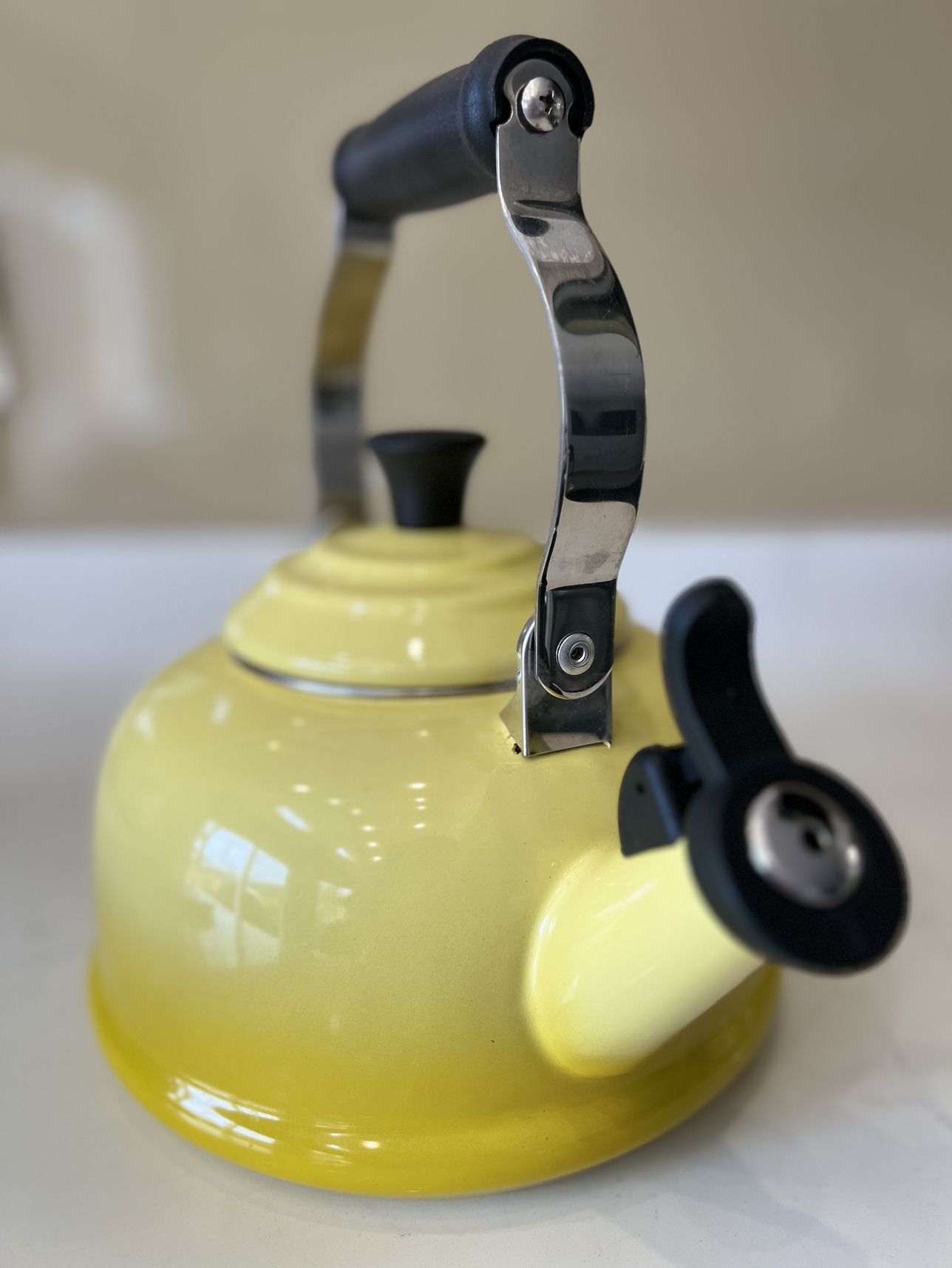 Le Creuset Whistling French Kettle 1.6 Soleil (Yellow) - photo 4