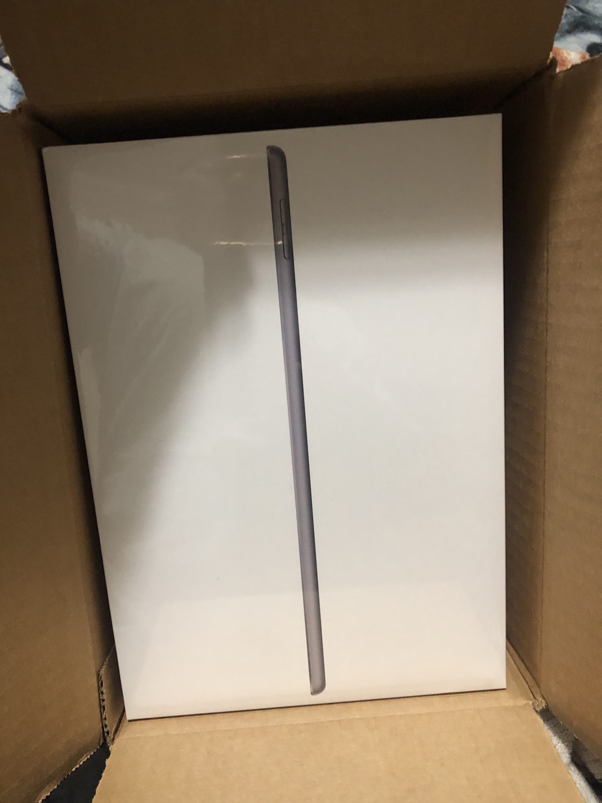 iPad Brand New, 9th Gen, 64 GB WIFI - photo 2