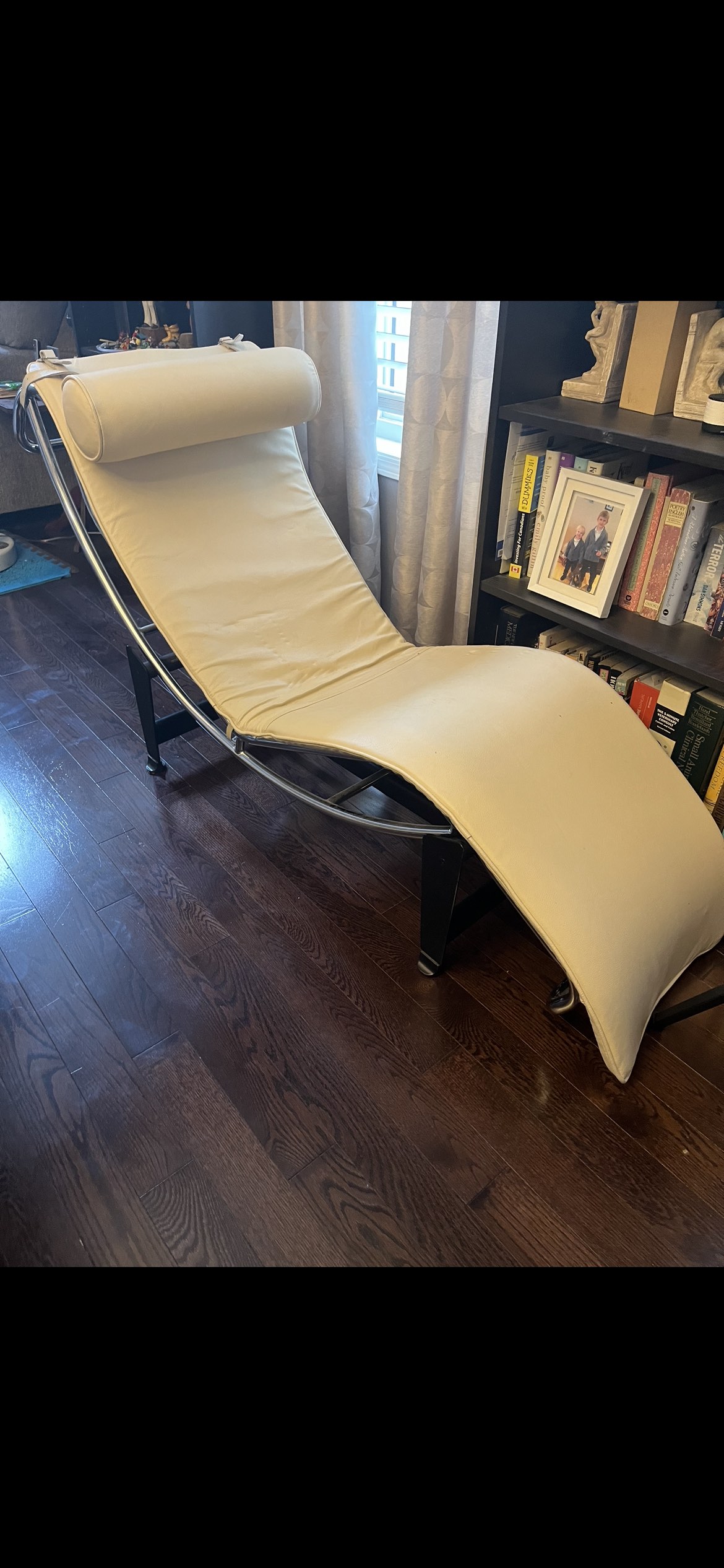 LC4 Le Corbusier lounge chair