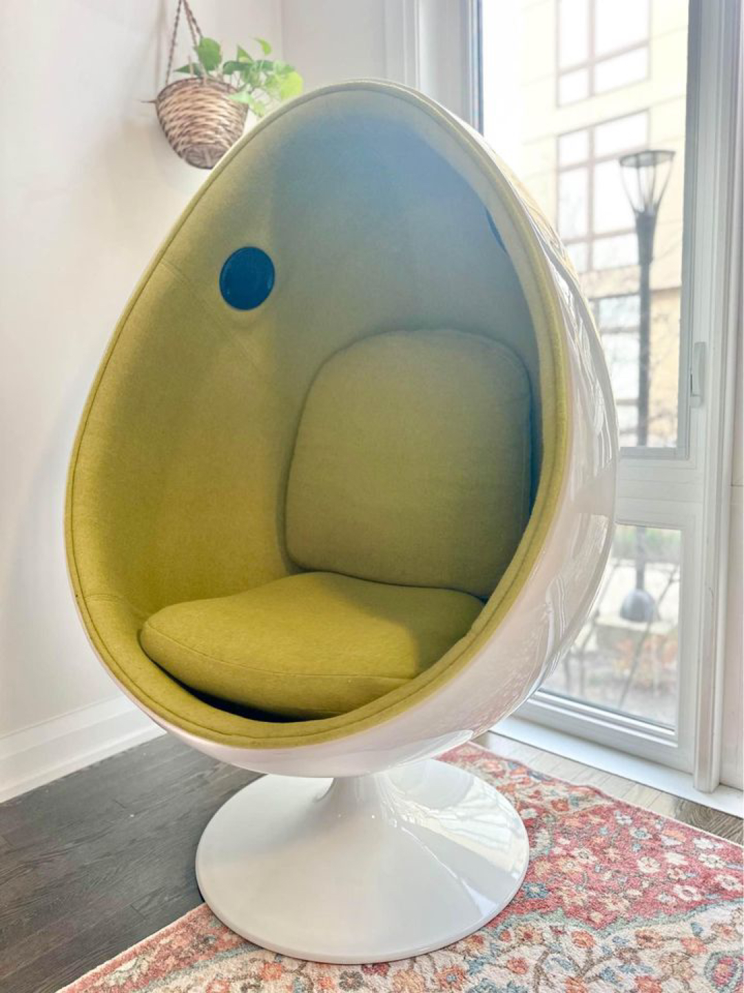 Space Age Egg Chair - photo 3