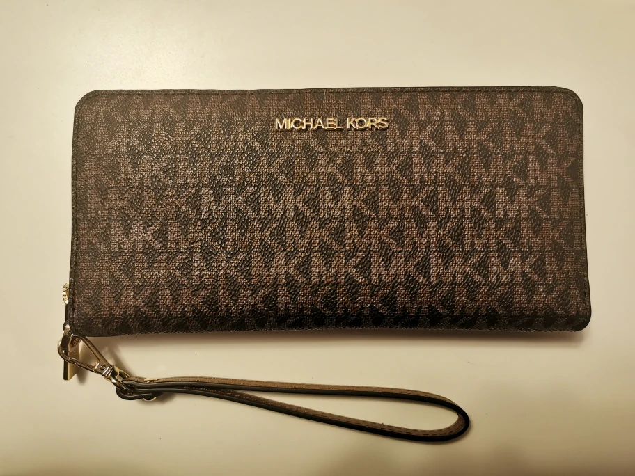 Brand new Michael Kors wallet 👜