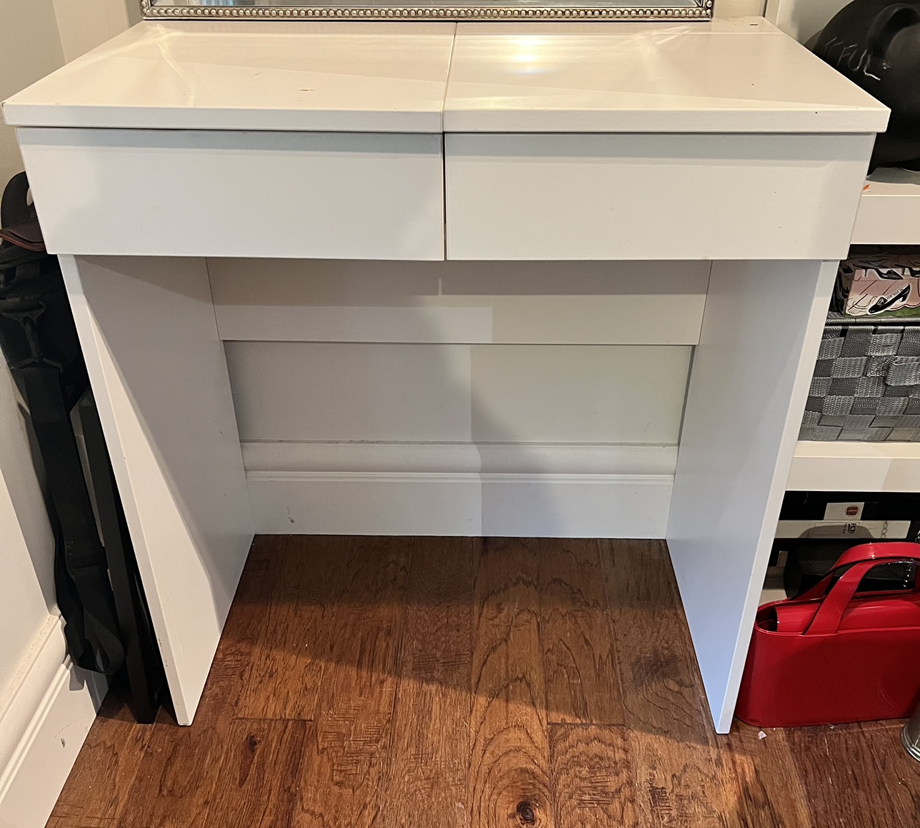 White vanity Desk thumbnail