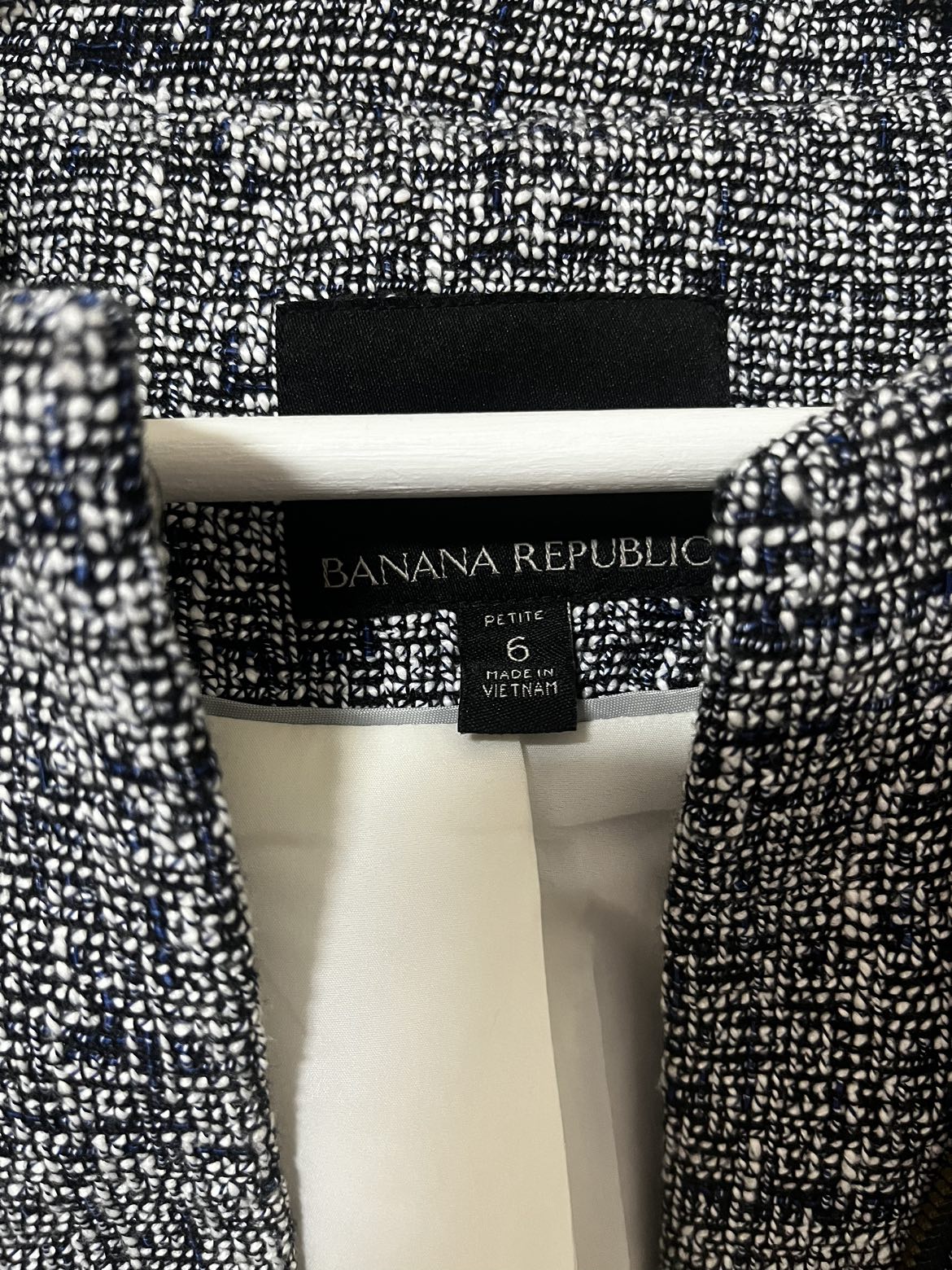 Tweed jacket image indicator(2)