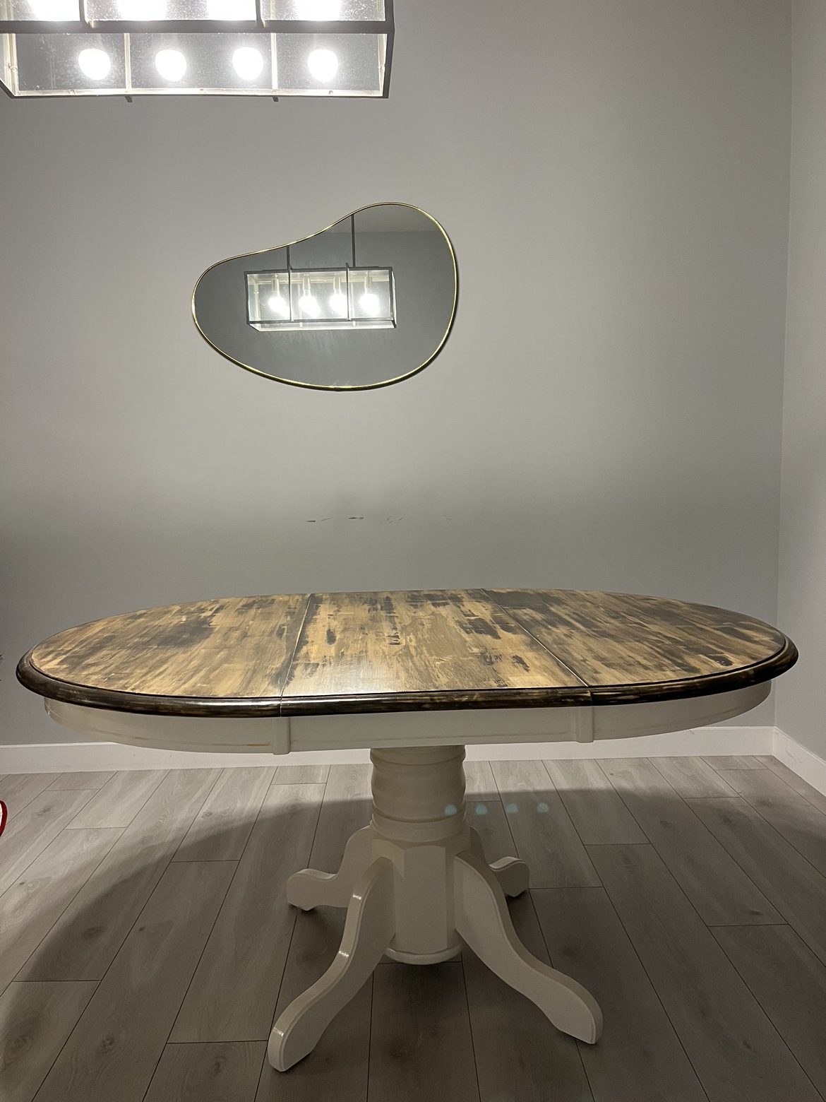 Dining table for 4-6 people