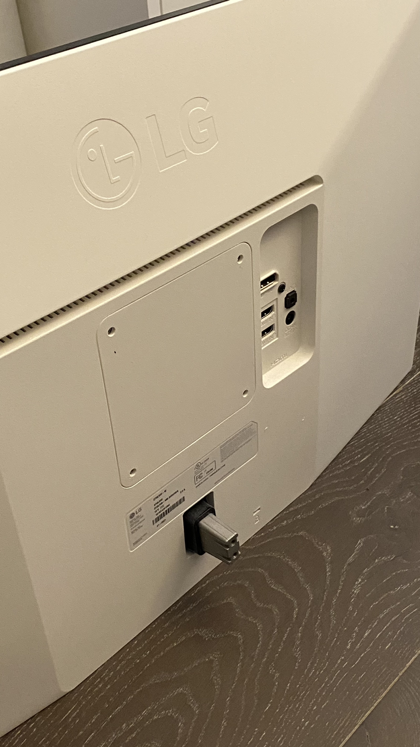 LG 4k Monitor - 27UL500-W 27-Inch UHD image indicator(2)