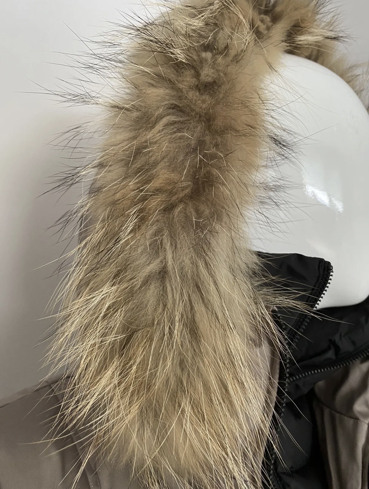 Soia & Kyo  Laval Hooded Fur-Taupe, Trim Down Coat Size M. image indicator(8)