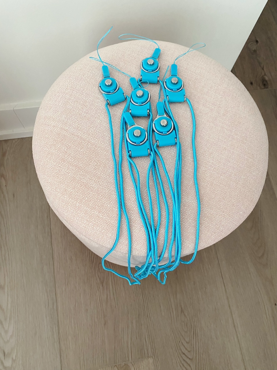 #freecycle Smartphone/AirPods Strap Lanyard image indicator(5)