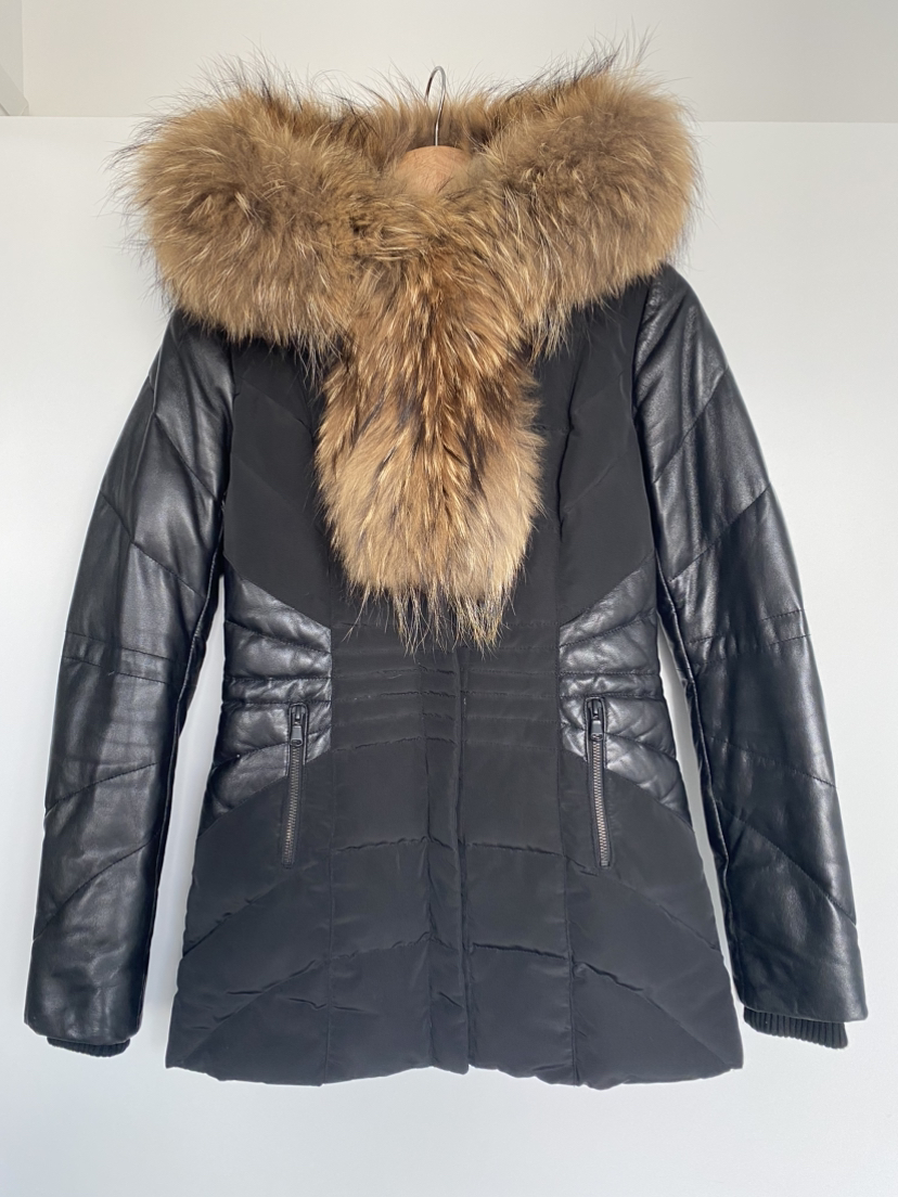 Danier Winter Coat image indicator(2)