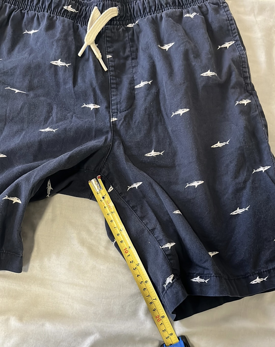 Old navy boys shorts size large image indicator(5)