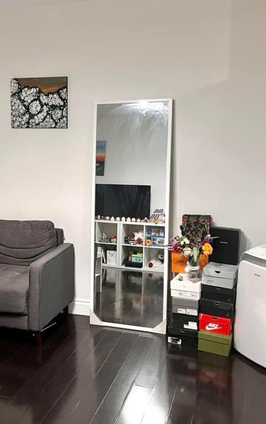 Mirror 1m8